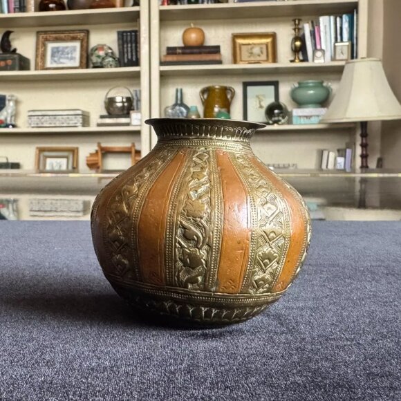 Antique 19th c Ganga-Jamuna Brass & Copper Lota Handcrafted Indian Ritual Vessel - Picture 7 of 8